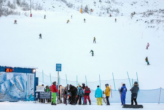 Открытие горнолыжного сезона на курорте "Большой Вудьявр" в Мурманской области