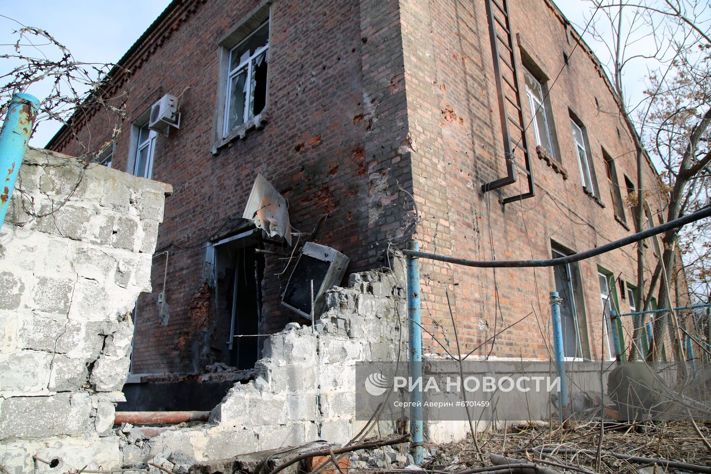 Последствия обстрела города Ясиноватая в ДНР
