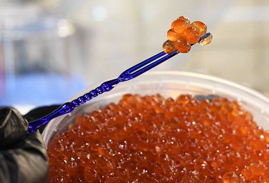 Продажа икры и рыбы в Москве