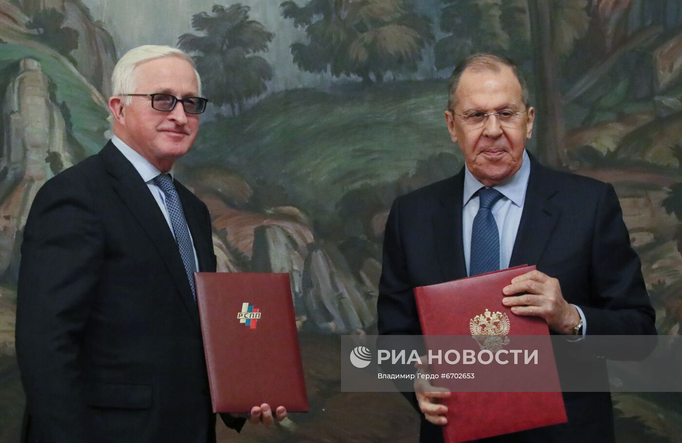 Форум "Международная повестка российского бизнеса: вызовы, риски, стратегия взаимодействия с государством"