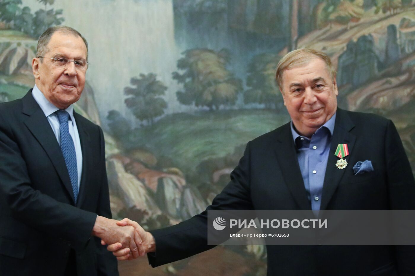 Форум "Международная повестка российского бизнеса: вызовы, риски, стратегия взаимодействия с государством"