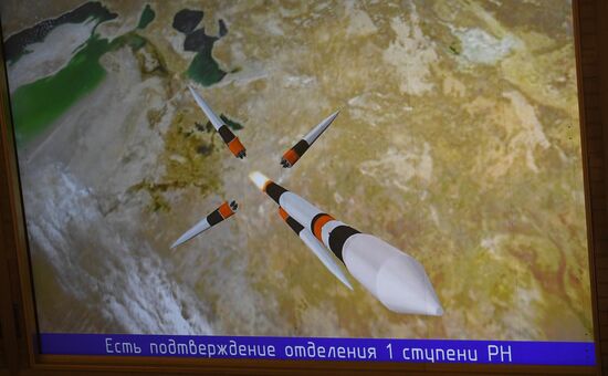 Пуск РН "Союз-2.1б" с транспортным грузовым кораблём-модулем "Прогресс М-УМ"