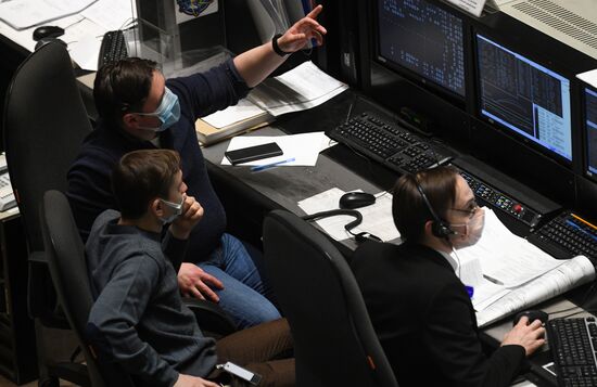 Пуск РН "Союз-2.1б" с транспортным грузовым кораблём-модулем "Прогресс М-УМ"