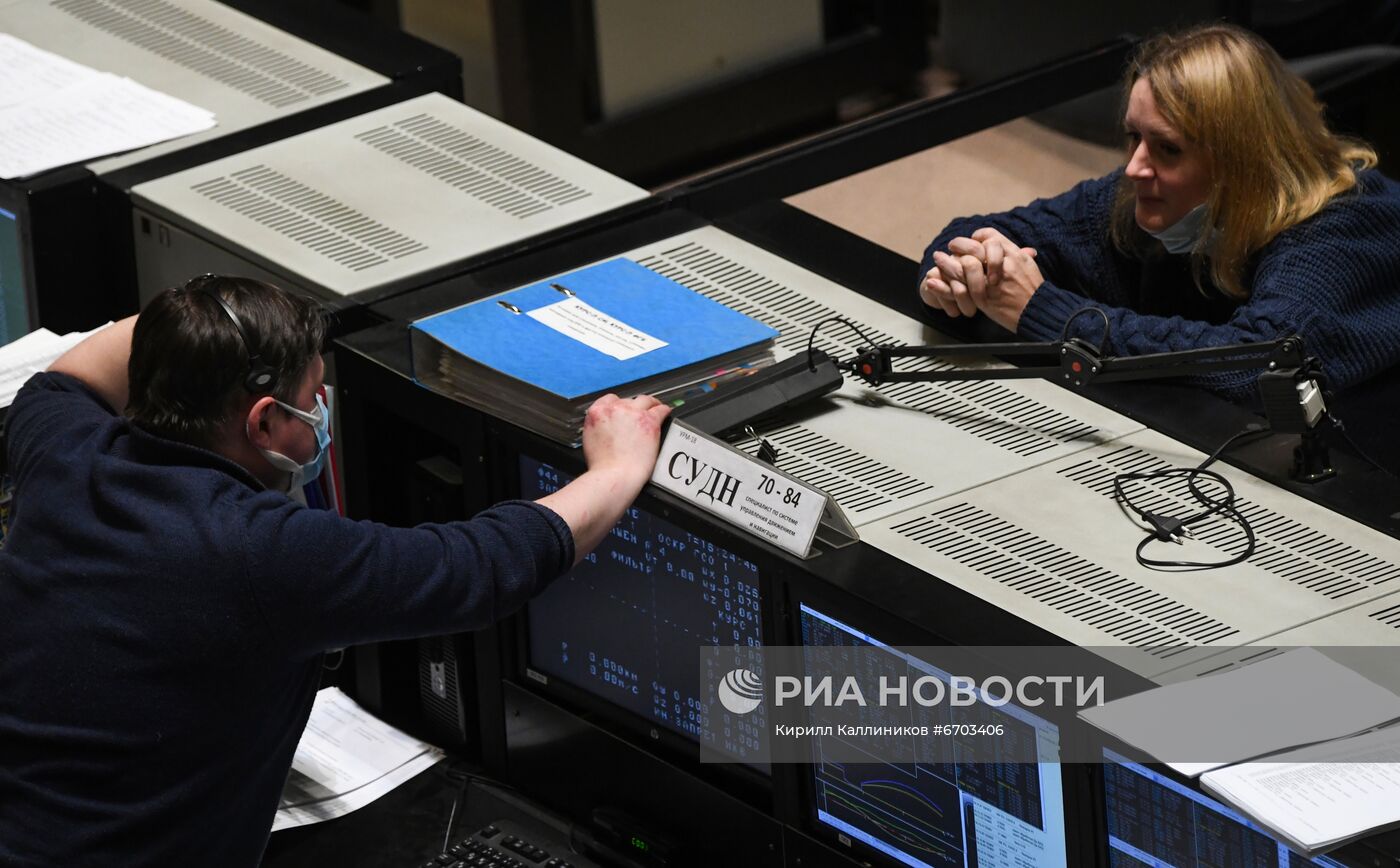 Пуск РН "Союз-2.1б" с транспортным грузовым кораблём-модулем "Прогресс М-УМ"