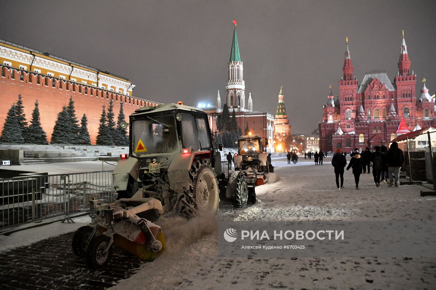 Снег в Москве