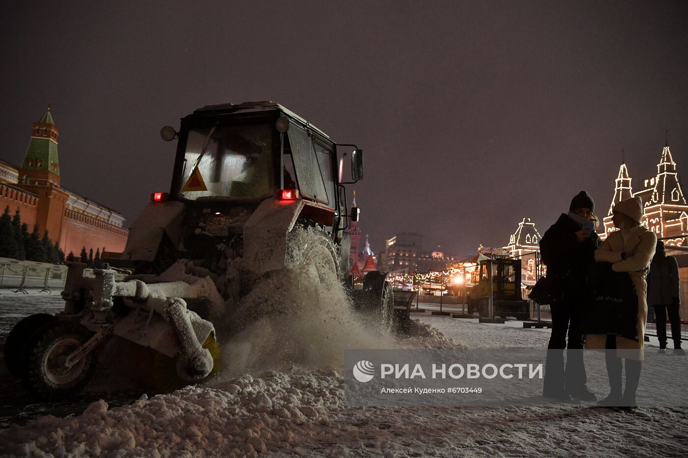 Снег в Москве