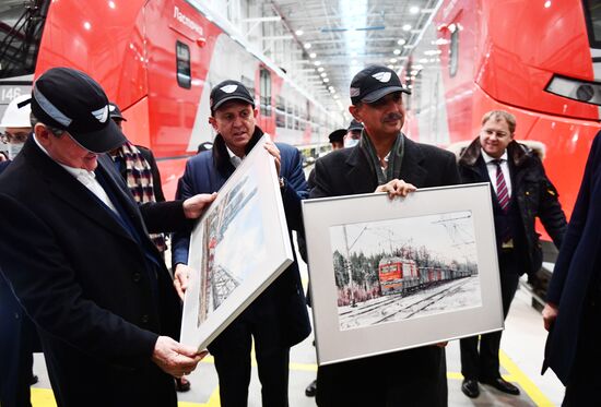 Визит делегации Пакистана на завод "Уральские локомотивы"