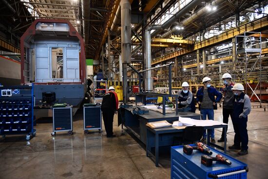 Визит делегации Пакистана на завод "Уральские локомотивы"