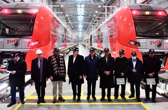 Визит делегации Пакистана на завод "Уральские локомотивы"