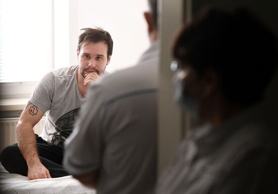 Пострадавшие при аварии на шахте "Листвяжная" в Центре охраны здоровья шахтеров