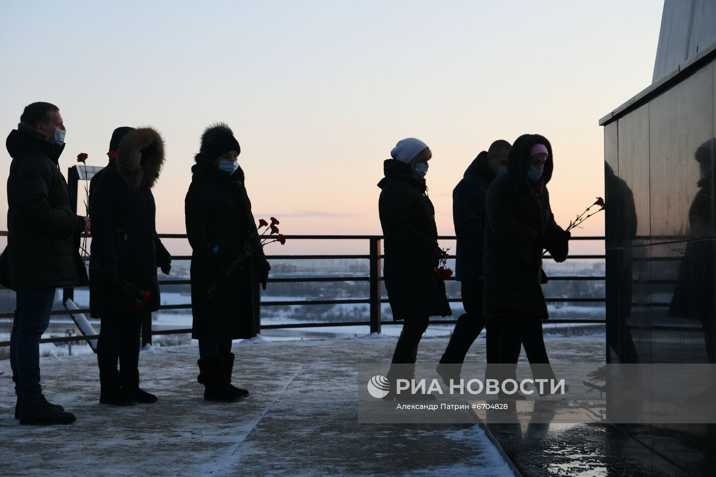 Траур по погибшим в шахте "Листвяжная" в Кемеровской области