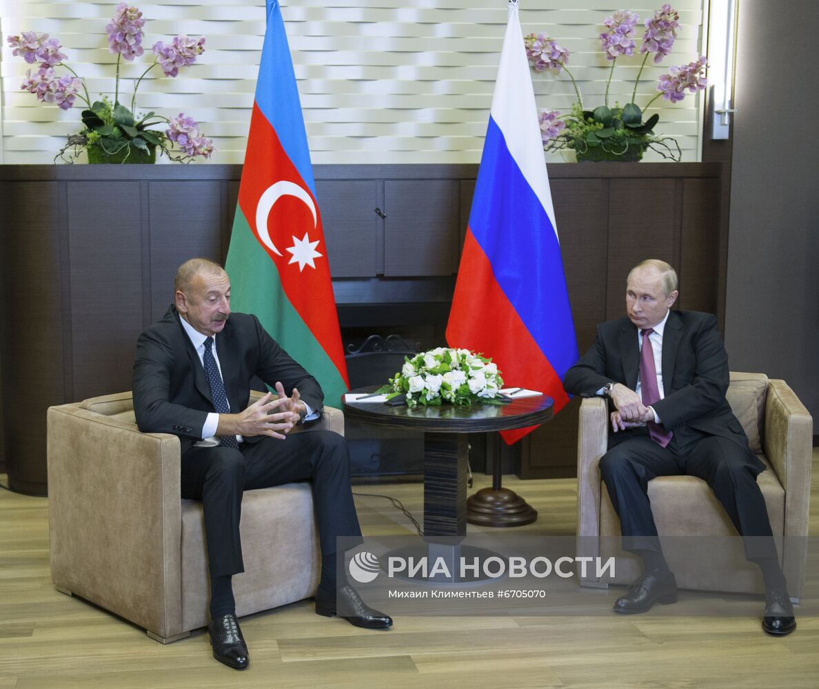Президент РФ В. Путин встретился с президентом Азербайджана И. Алиевым