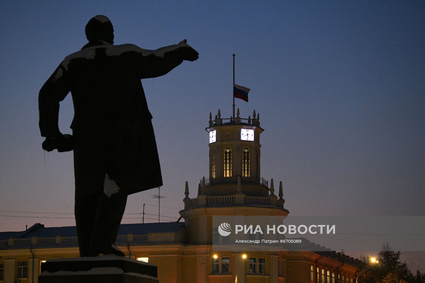 Траур по погибшим в шахте "Листвяжная" в Кемеровской области