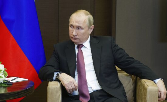 Президент РФ В. Путин встретился с президентом Азербайджана И. Алиевым