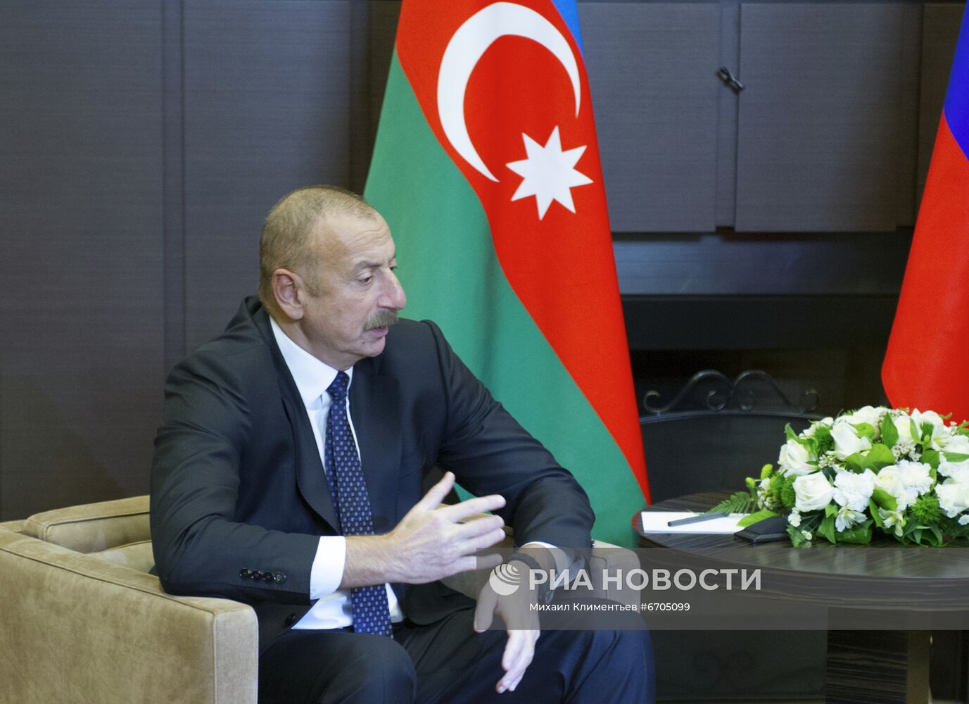 Президент РФ В. Путин встретился с президентом Азербайджана И. Алиевым