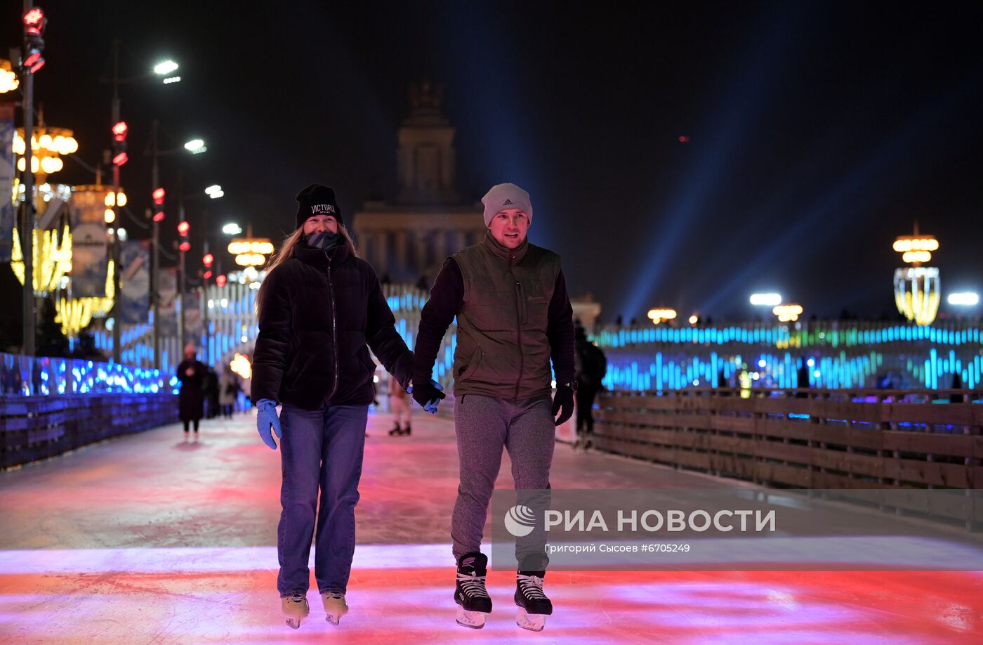 Открытие самого большого катка в Москве