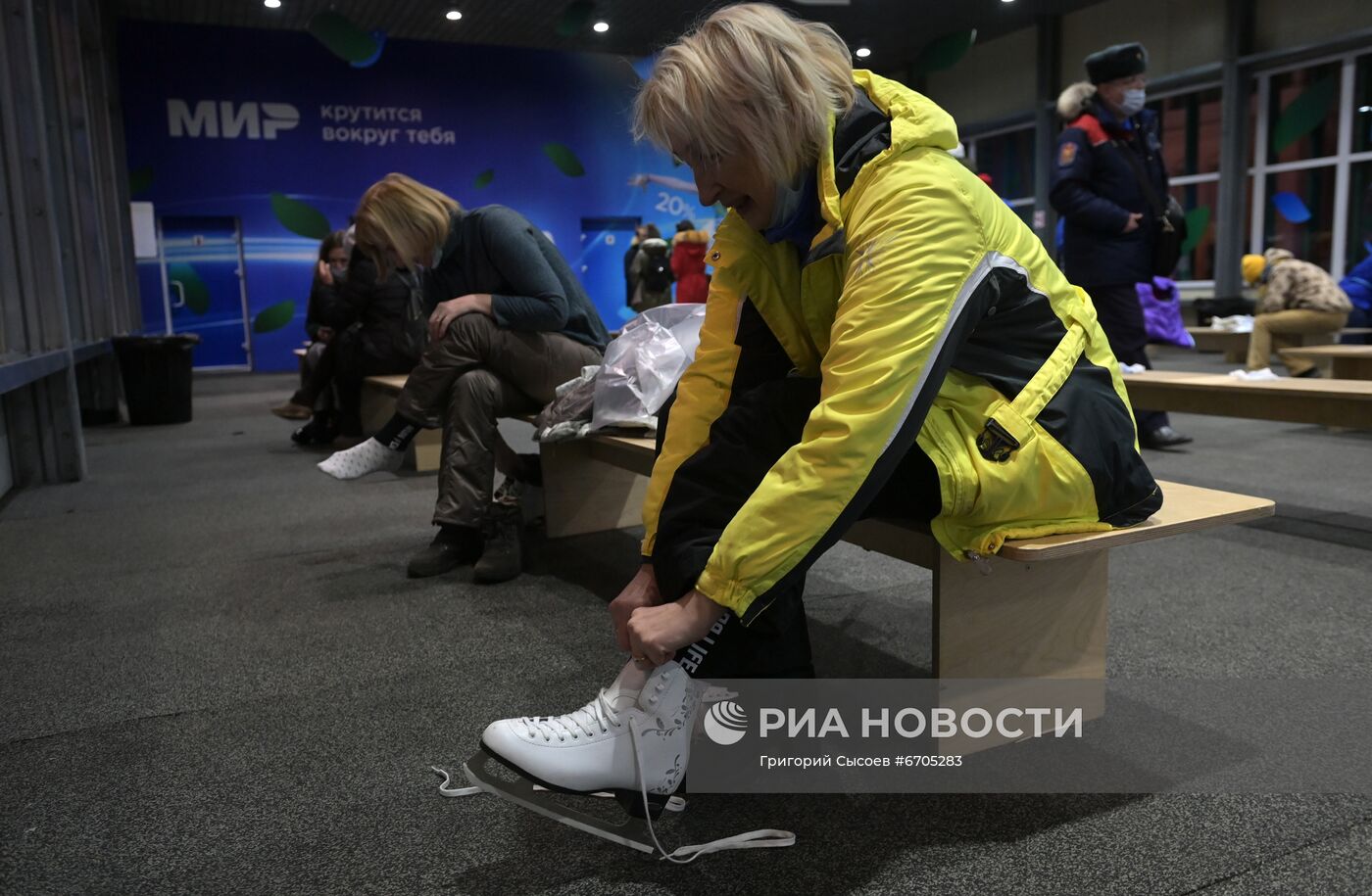 Открытие самого большого катка в Москве