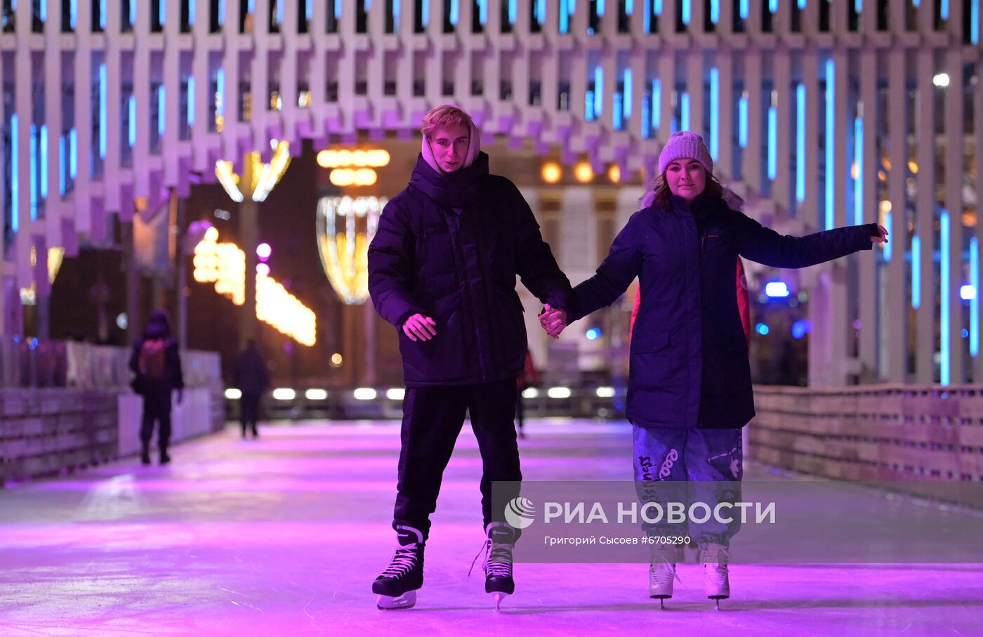 Открытие самого большого катка в Москве