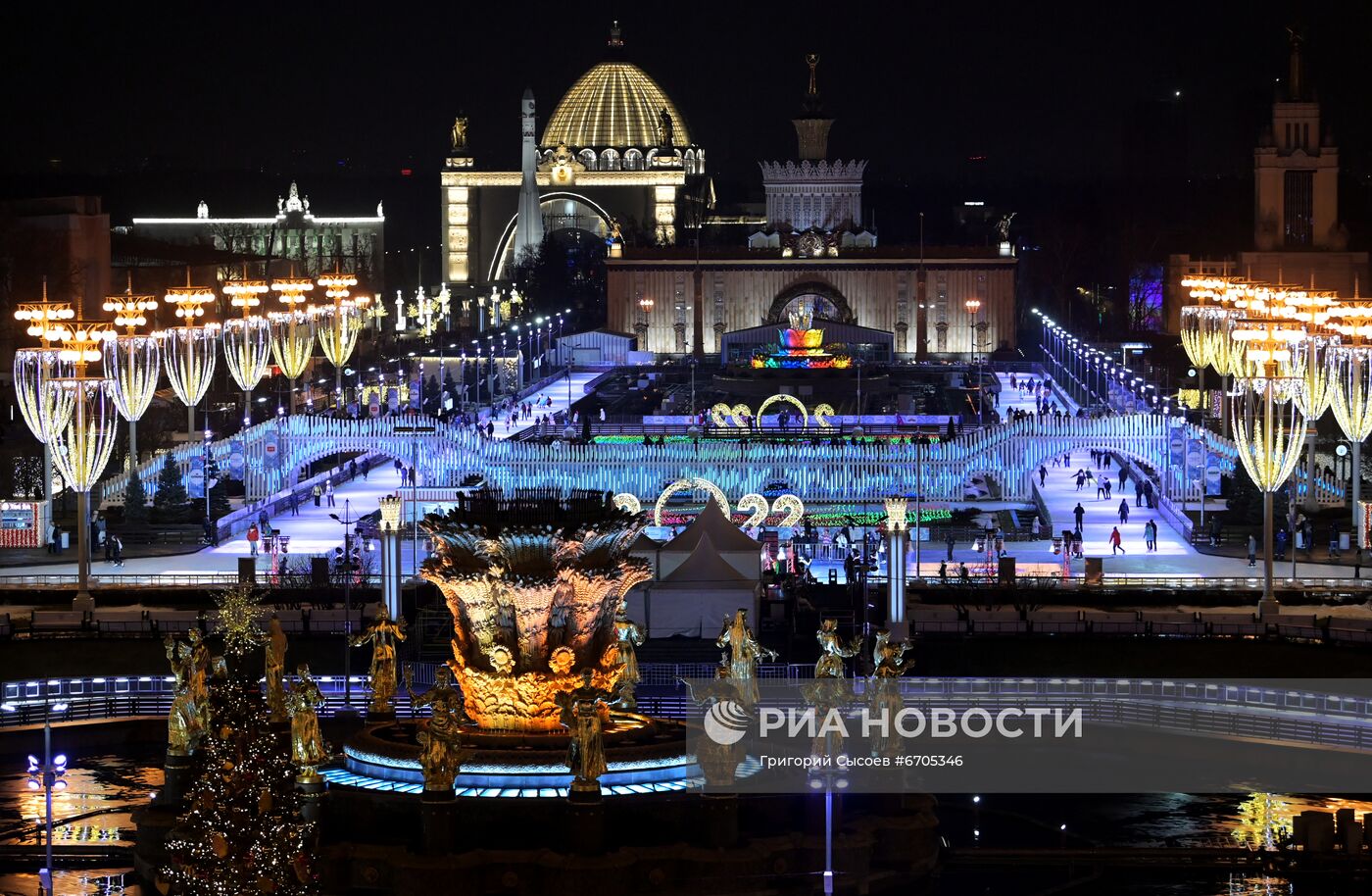 Открытие самого большого катка в Москве