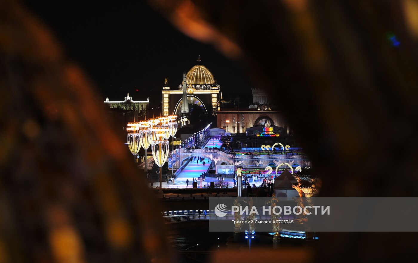 Открытие самого большого катка в Москве