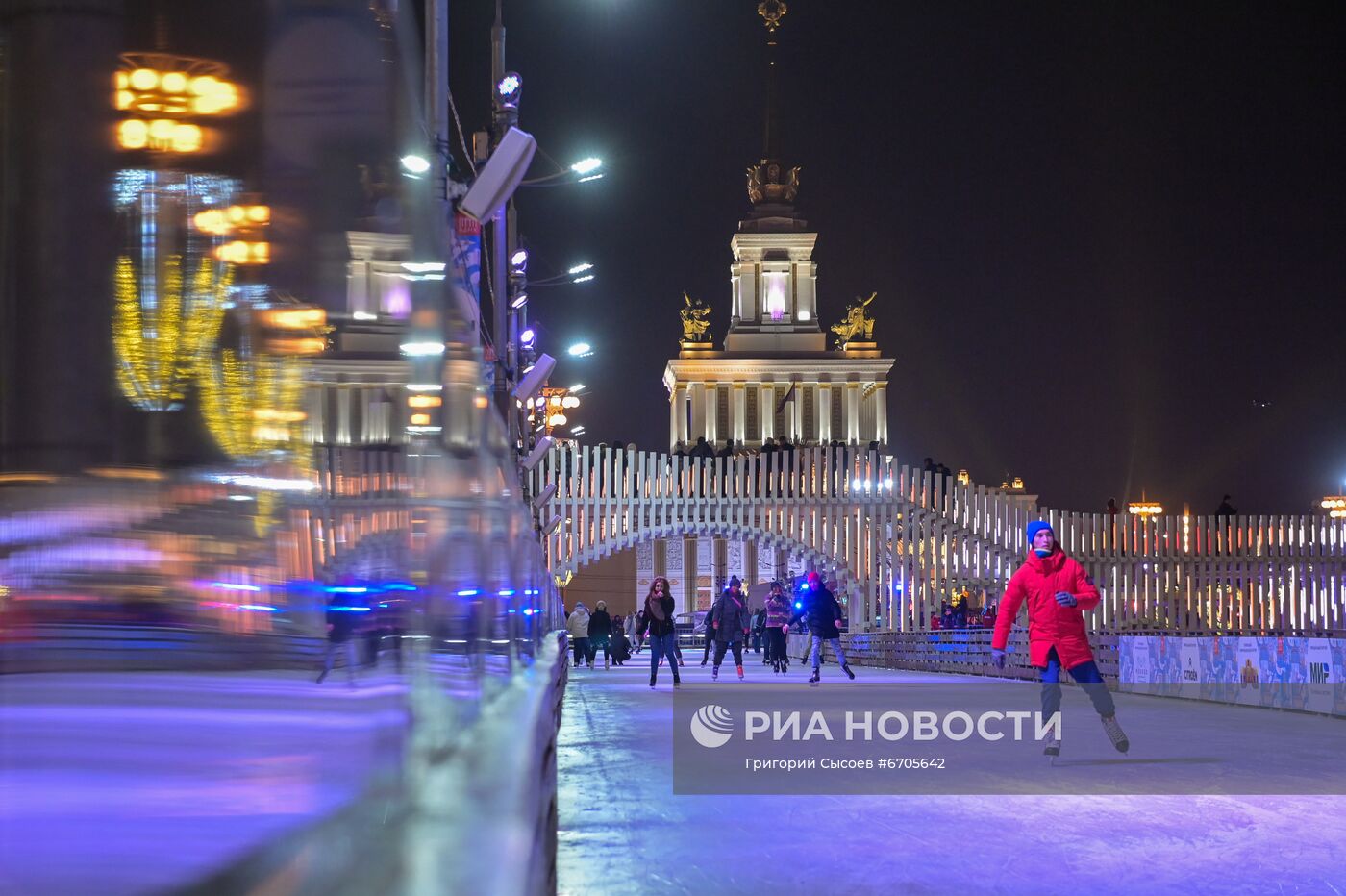 Открытие самого большого катка в Москве