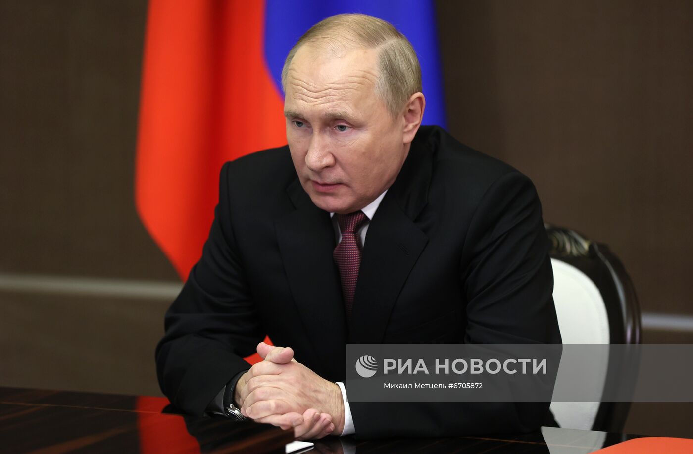 Президент РФ В. Путин провел совещание с постоянными членами Совбеза РФ 
