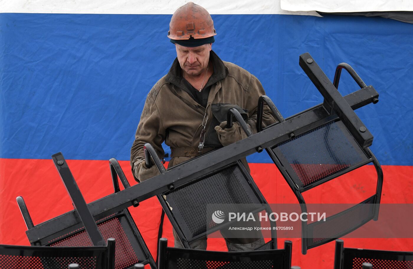 Обстановка у шахты "Листвяжная" в Кемеровской области