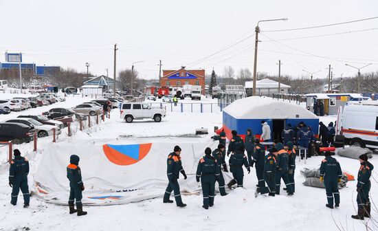Обстановка у шахты "Листвяжная" в Кемеровской области