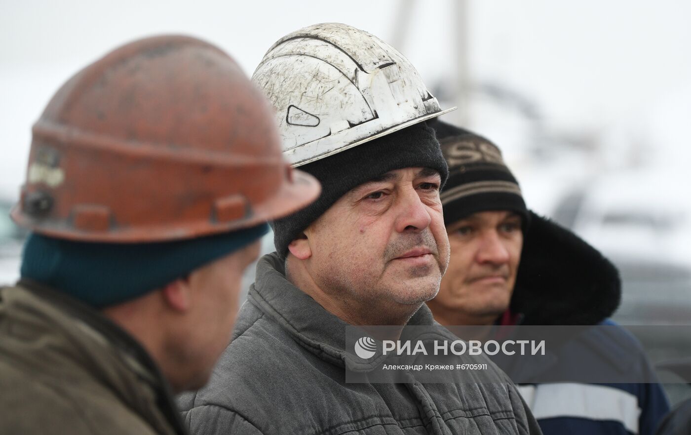 Обстановка у шахты "Листвяжная" в Кемеровской области