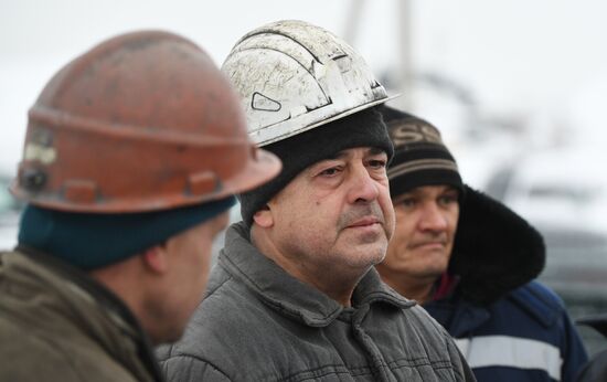 Обстановка у шахты "Листвяжная" в Кемеровской области