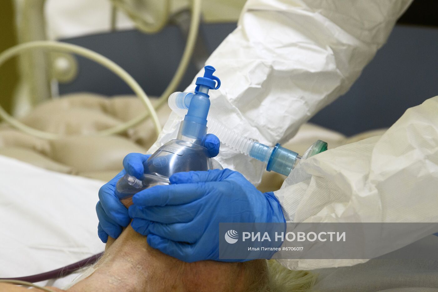 Лечение пациентов с COVID-19 в ЦКБ "РЖД-Медицина" в Москве