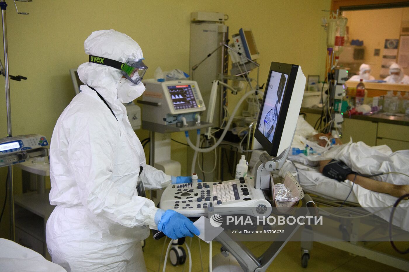 Лечение пациентов с COVID-19 в ЦКБ  "РЖД-Медицина" в Москве