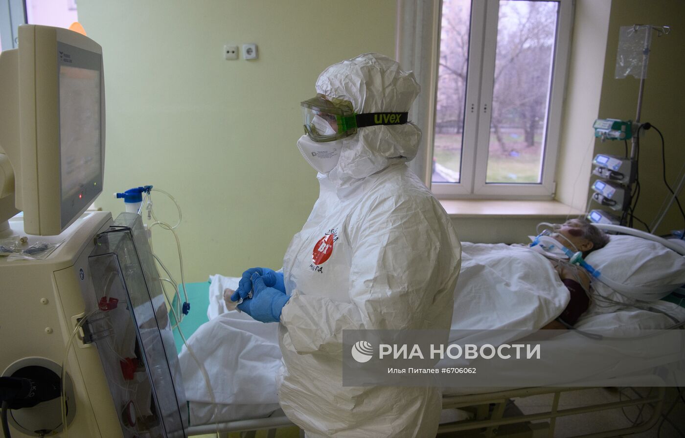 Лечение пациентов с COVID-19 в ЦКБ "РЖД-Медицина" в Москве