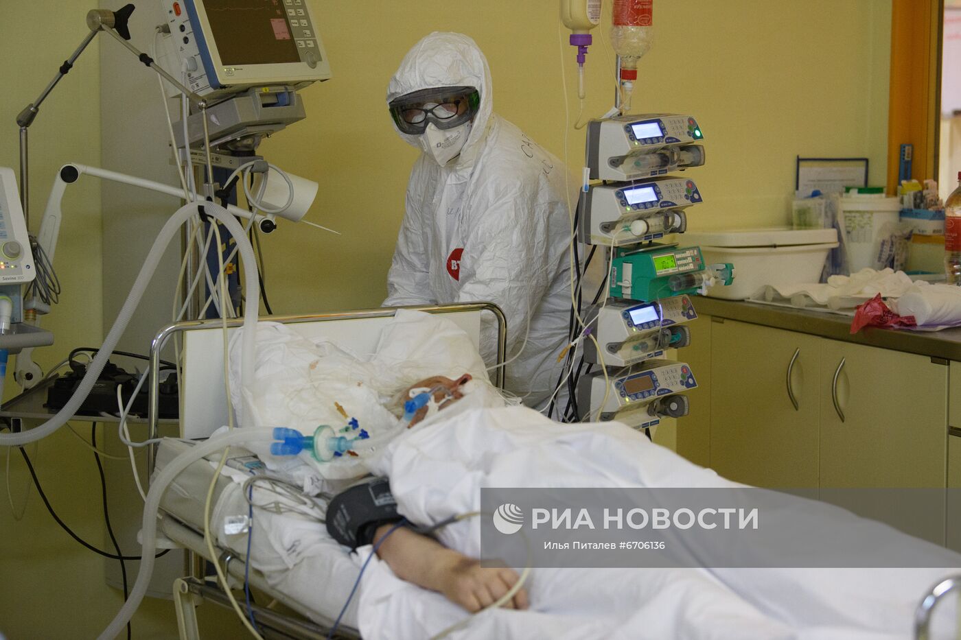 Лечение пациентов с COVID-19 в ЦКБ "РЖД-Медицина" в Москве