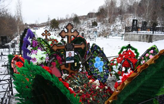 В Кузбассе похоронили погибших в шахте "Листвяжная" горноспасателей