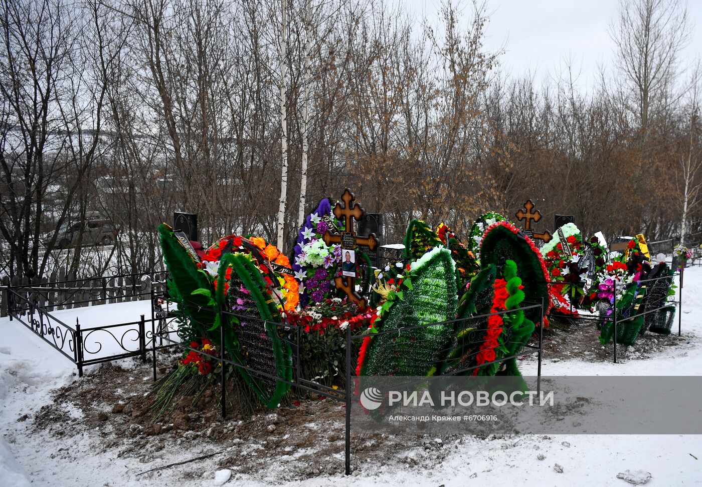 В Кузбассе похоронили погибших в шахте "Листвяжная" горноспасателей