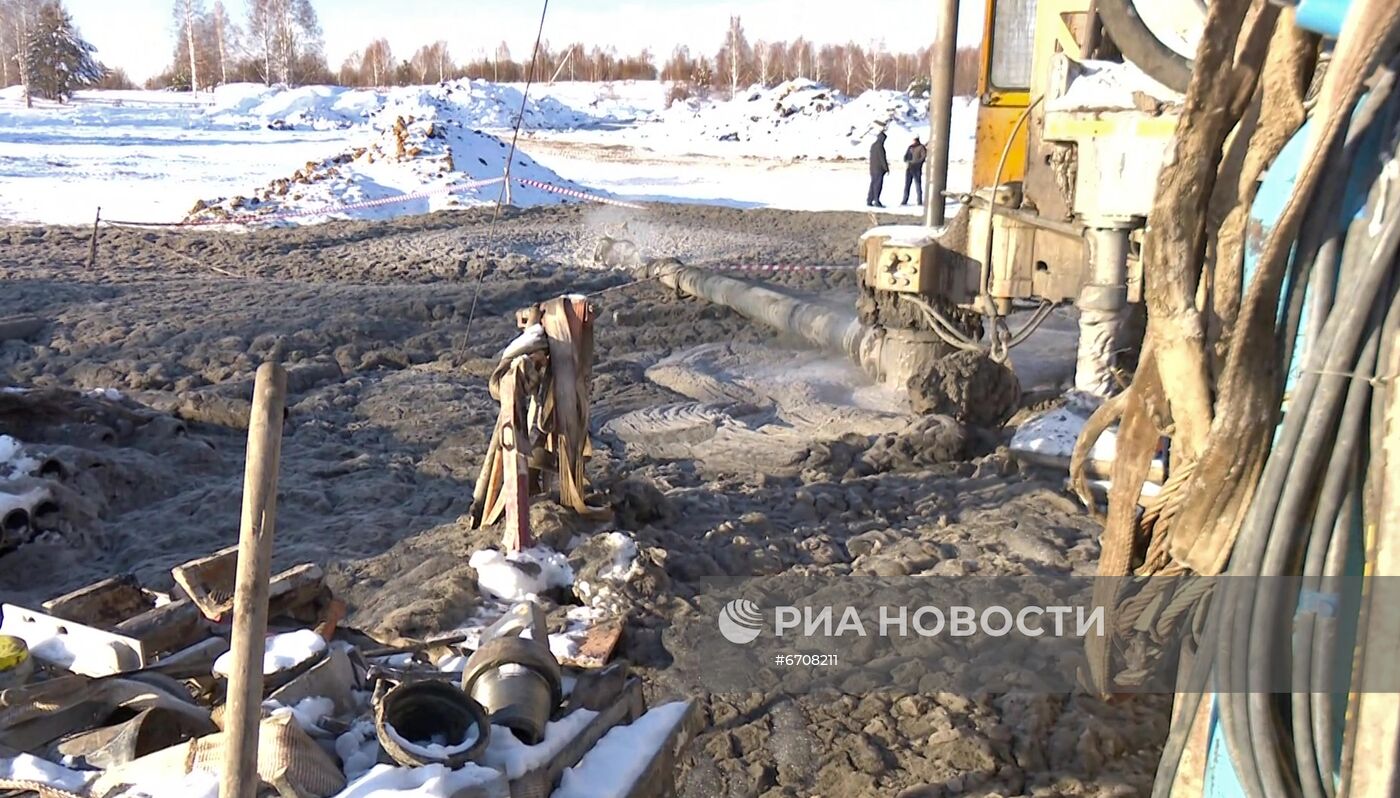 Бурение скважин в местах предполагаемого эпицентра взрыва на шахте "Листвяжная"