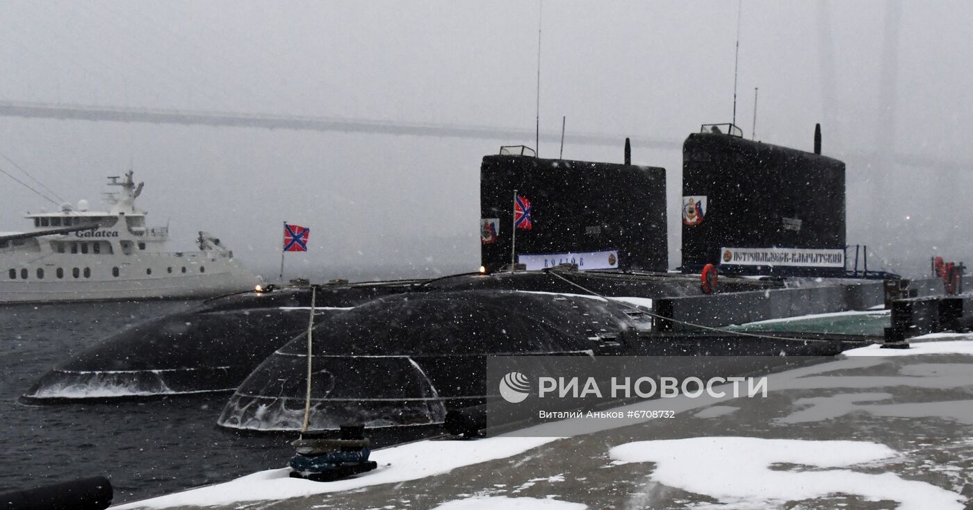 Торжественная встреча корвета "Гремящий" во Владивостоке