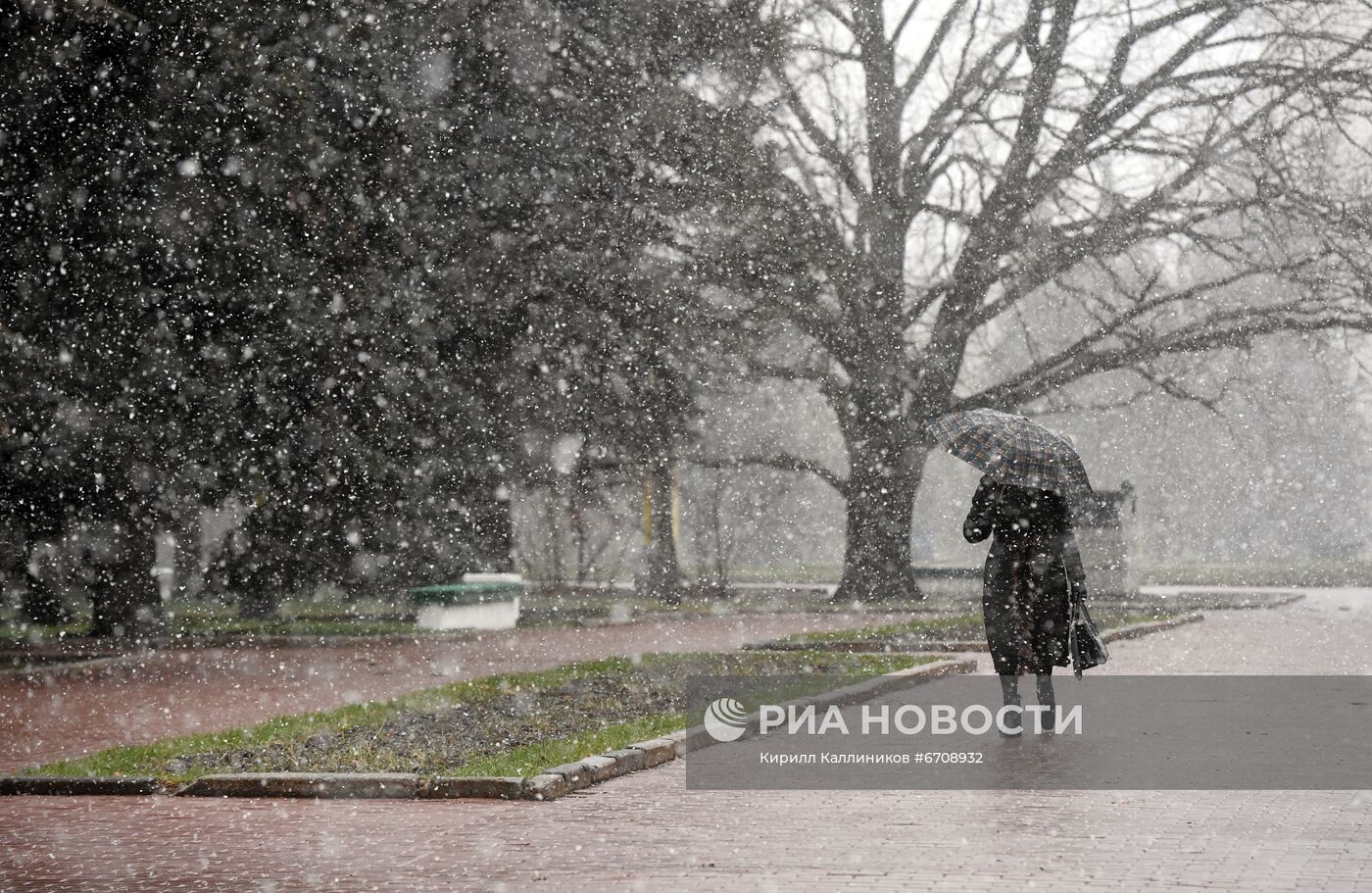 Снег в Москве