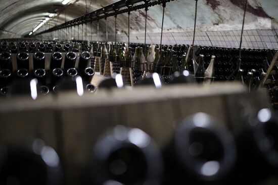 Производство шампанского компанией "Абрау-Дюрсо"