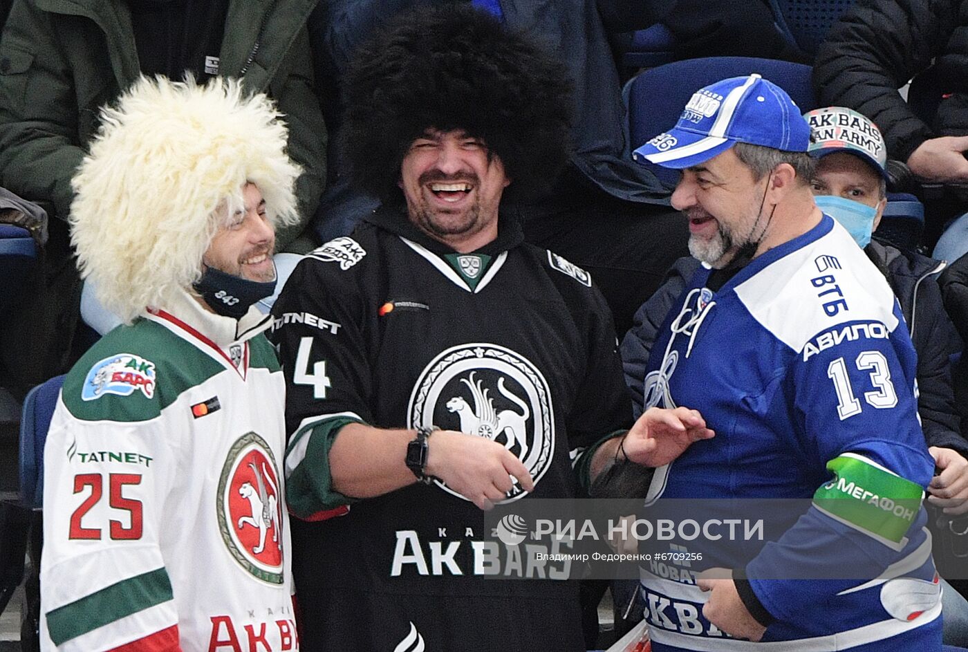 Хоккей. КХЛ. Матч "Динамо" (Москва) - "Ак Барс"