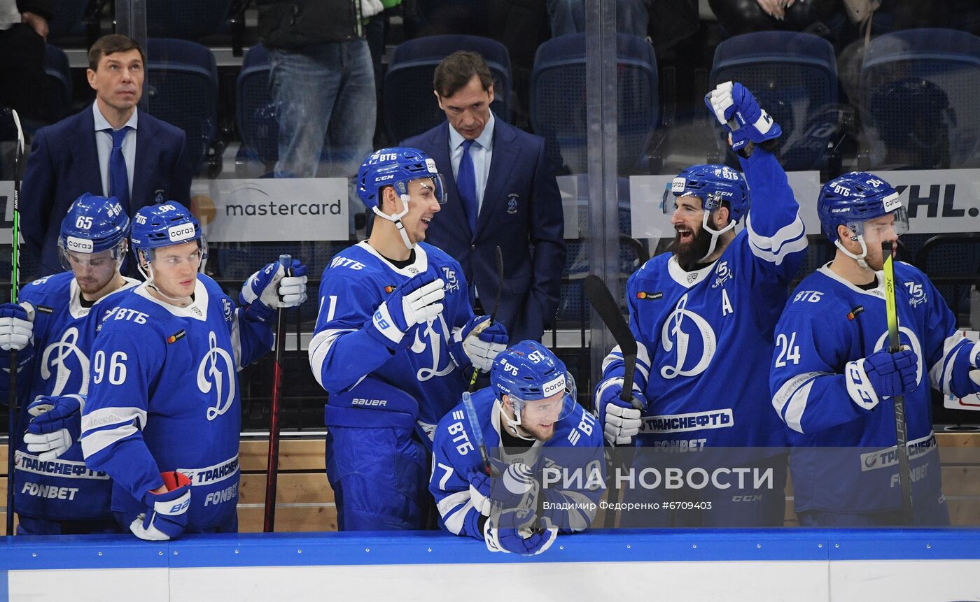 Хоккей. КХЛ. Матч "Динамо" (Москва) - "Ак Барс"