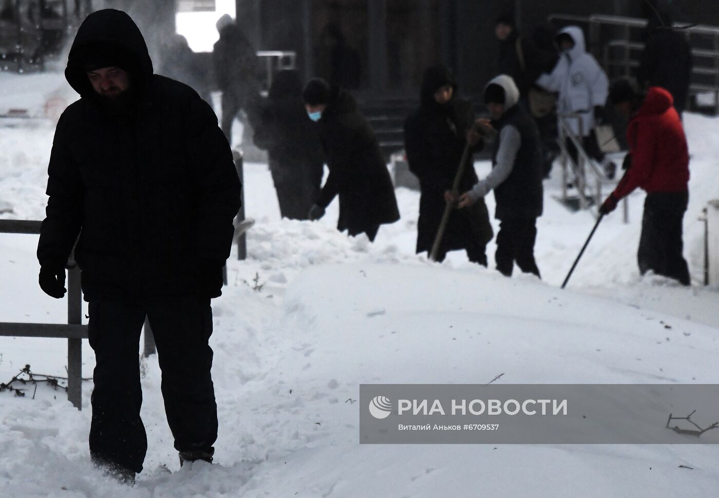 Последствия снегопада во Владивостоке