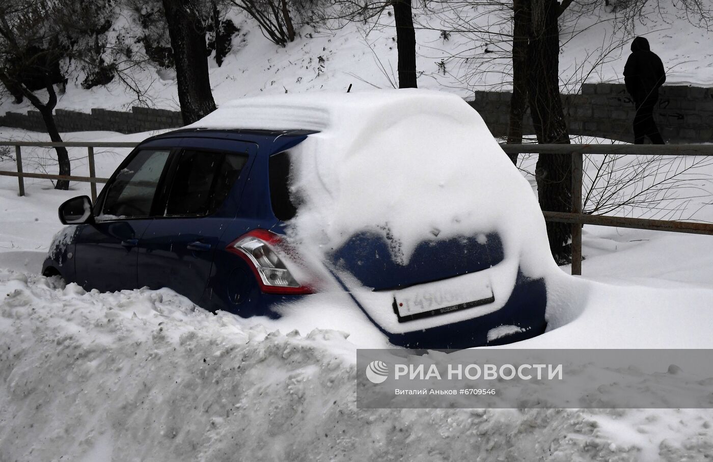 Последствия снегопада во Владивостоке