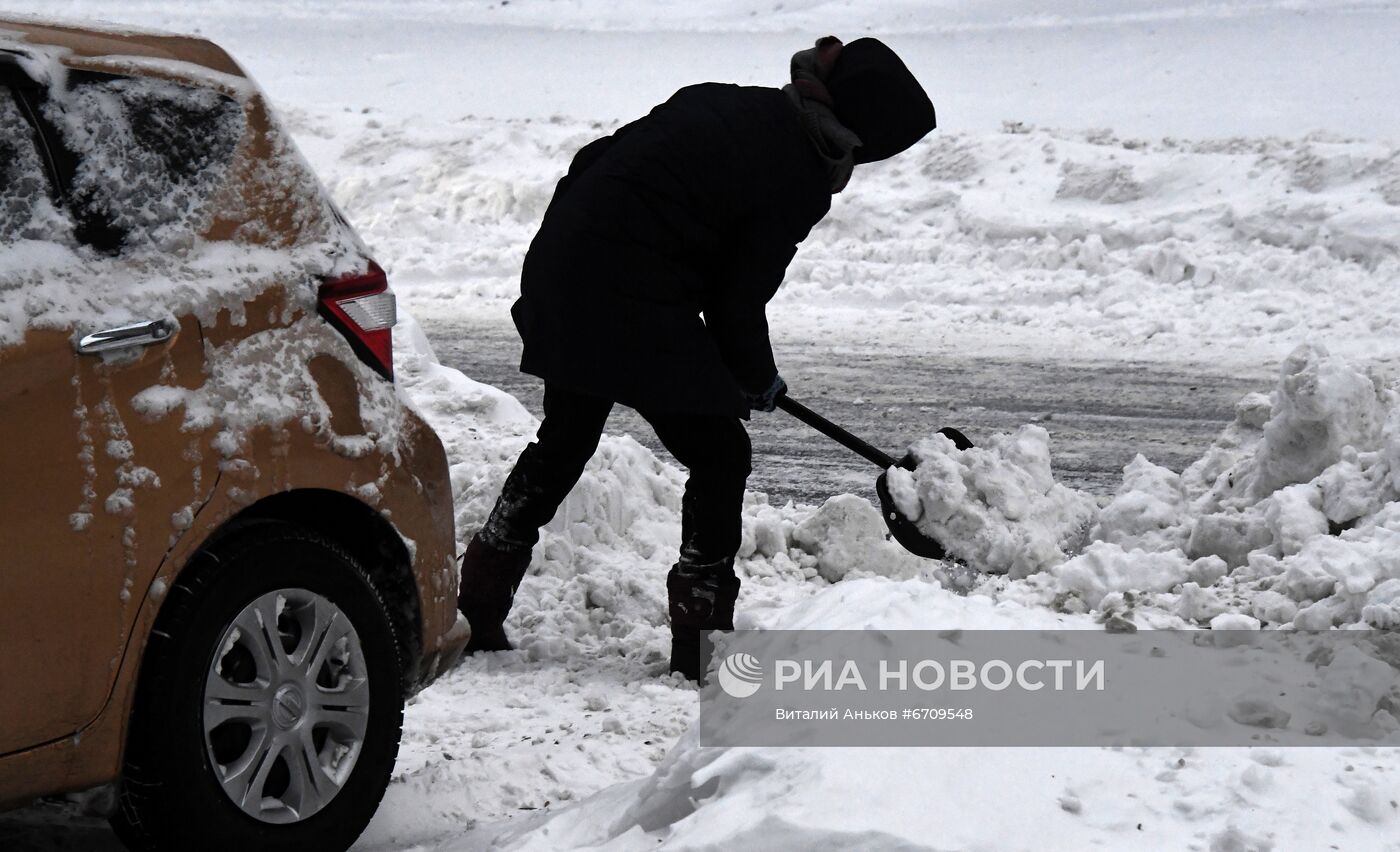 Последствия снегопада во Владивостоке