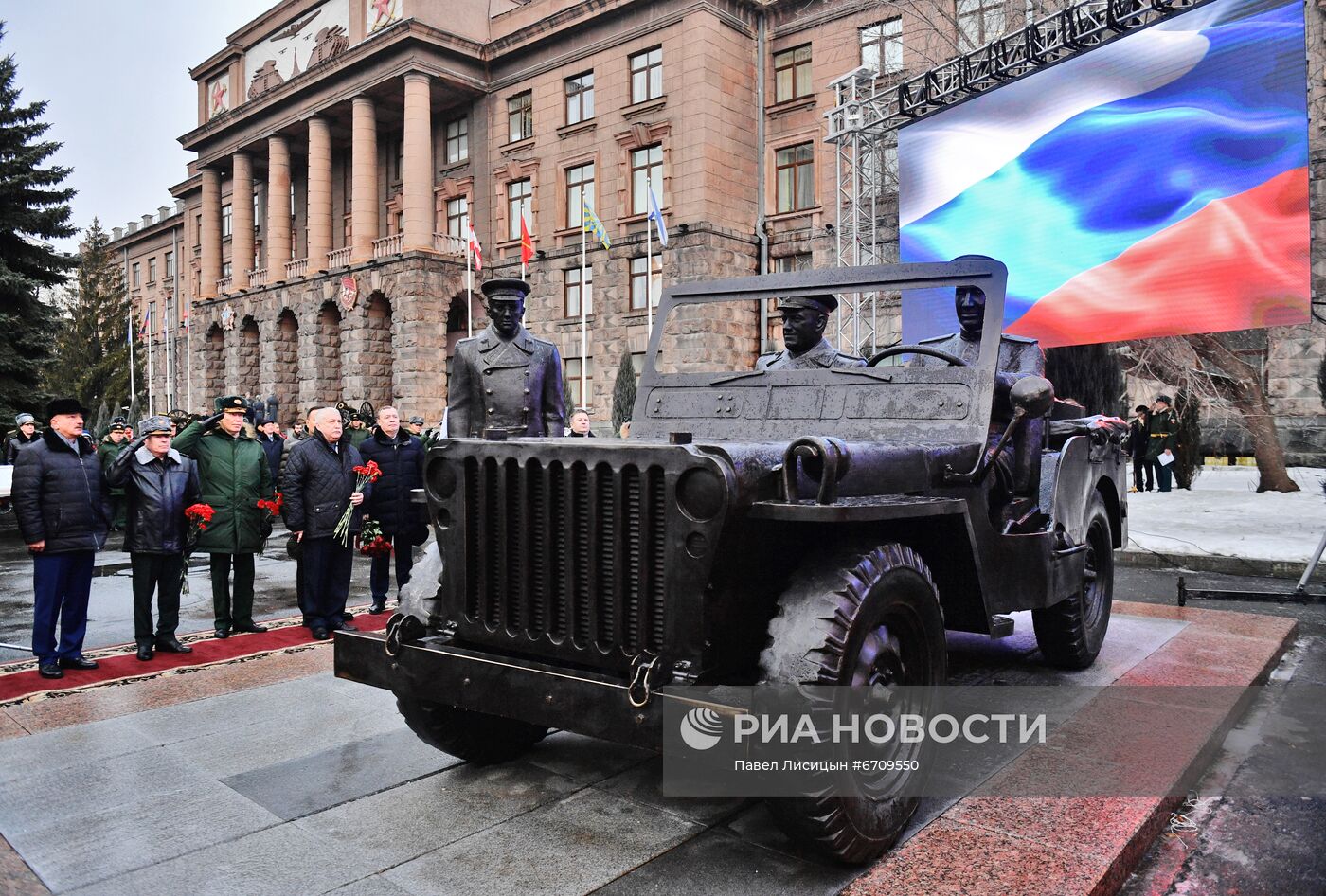 Открытие памятника маршалу Г. Жукову в Екатеринбурге