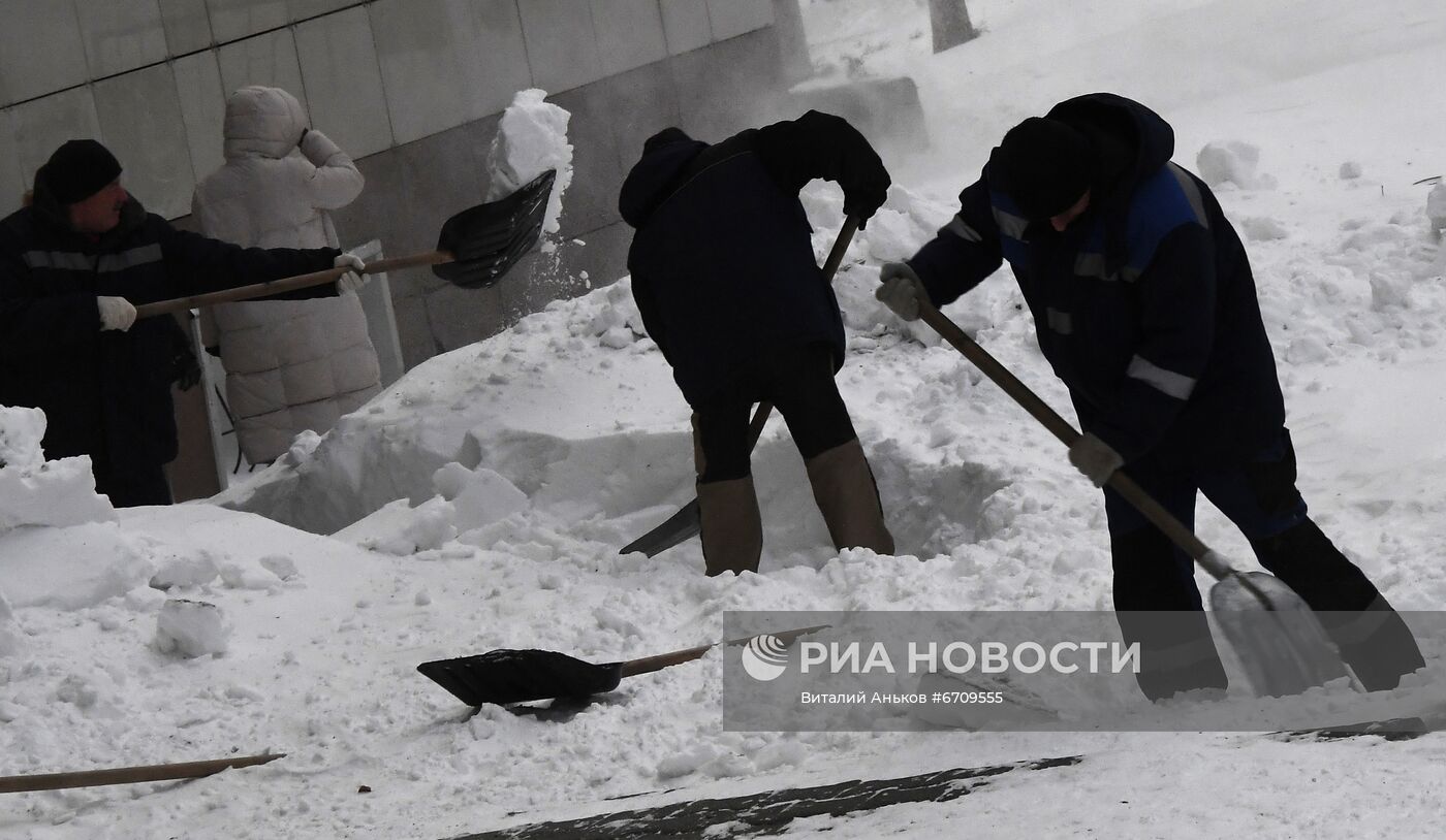 Последствия снегопада во Владивостоке