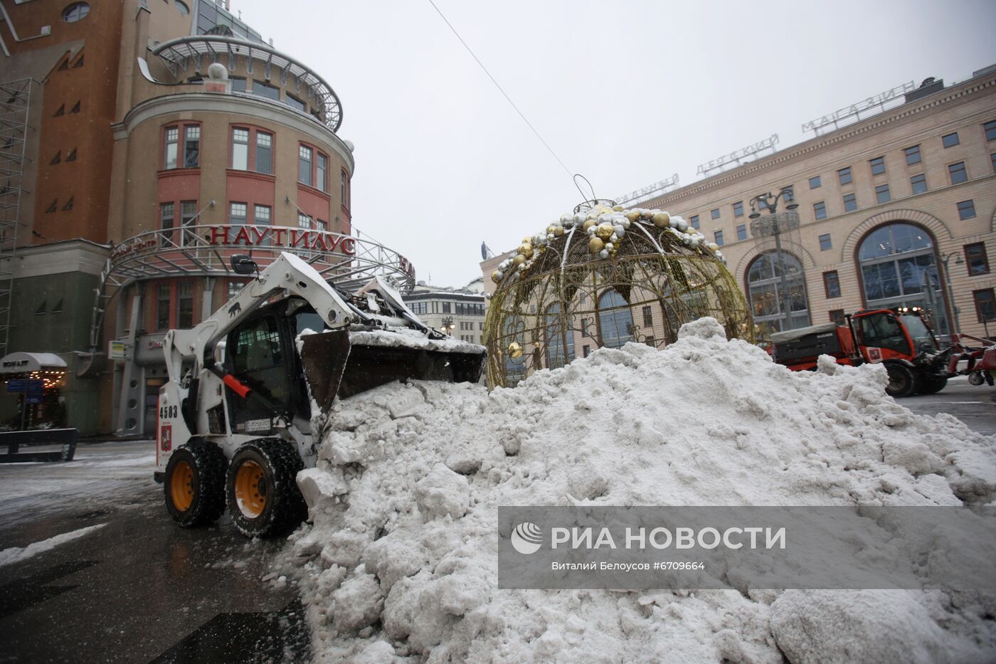 Снег в Москве