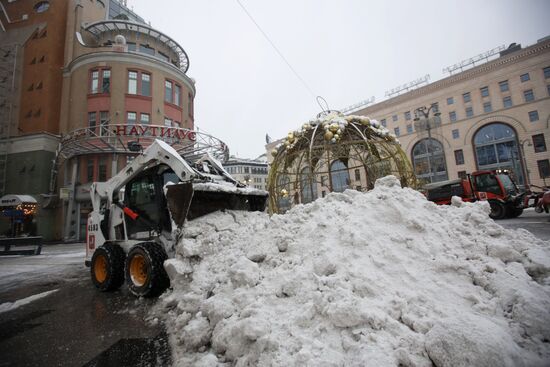 Снег в Москве