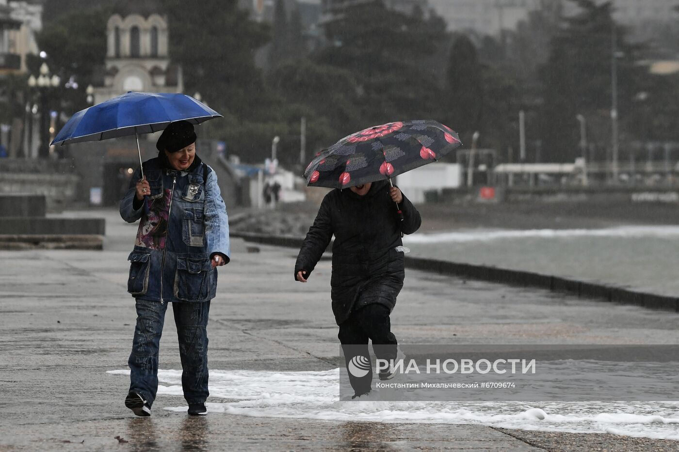 Шторм в Крыму